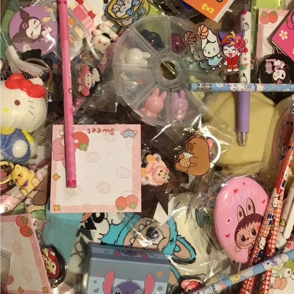 Wholesale mixed Sanrio and cosmetics lot 100pcs